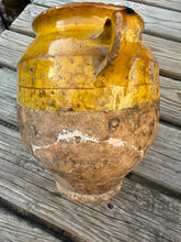 Load image into Gallery viewer, Antique Small confit pot
