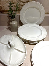 Load image into Gallery viewer, Set of 6 Antique Wedgwood bow plates
