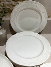 Load image into Gallery viewer, Set of 6 Antique Wedgwood bow plates
