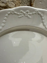 Load image into Gallery viewer, Set of 6 Antique Wedgwood bow plates
