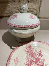 Load image into Gallery viewer, AntiqueTureen &amp; Serving Platter
